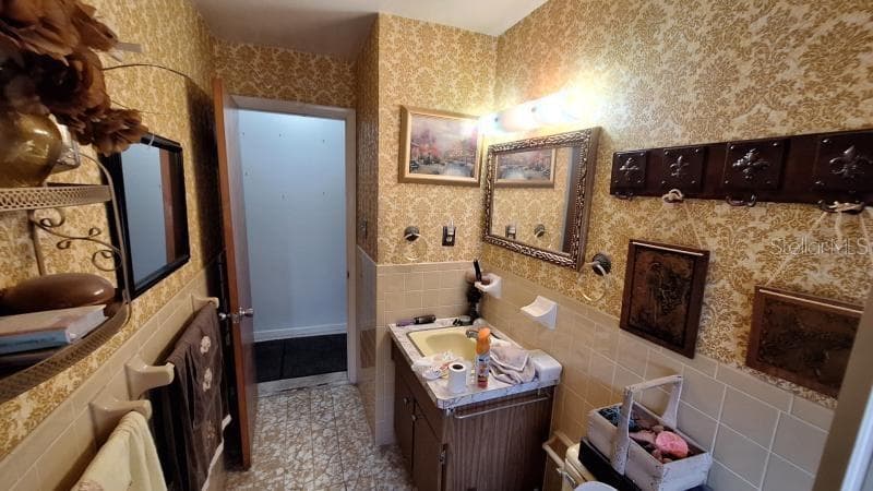 84 TYLER STREET — photo 14 of 18