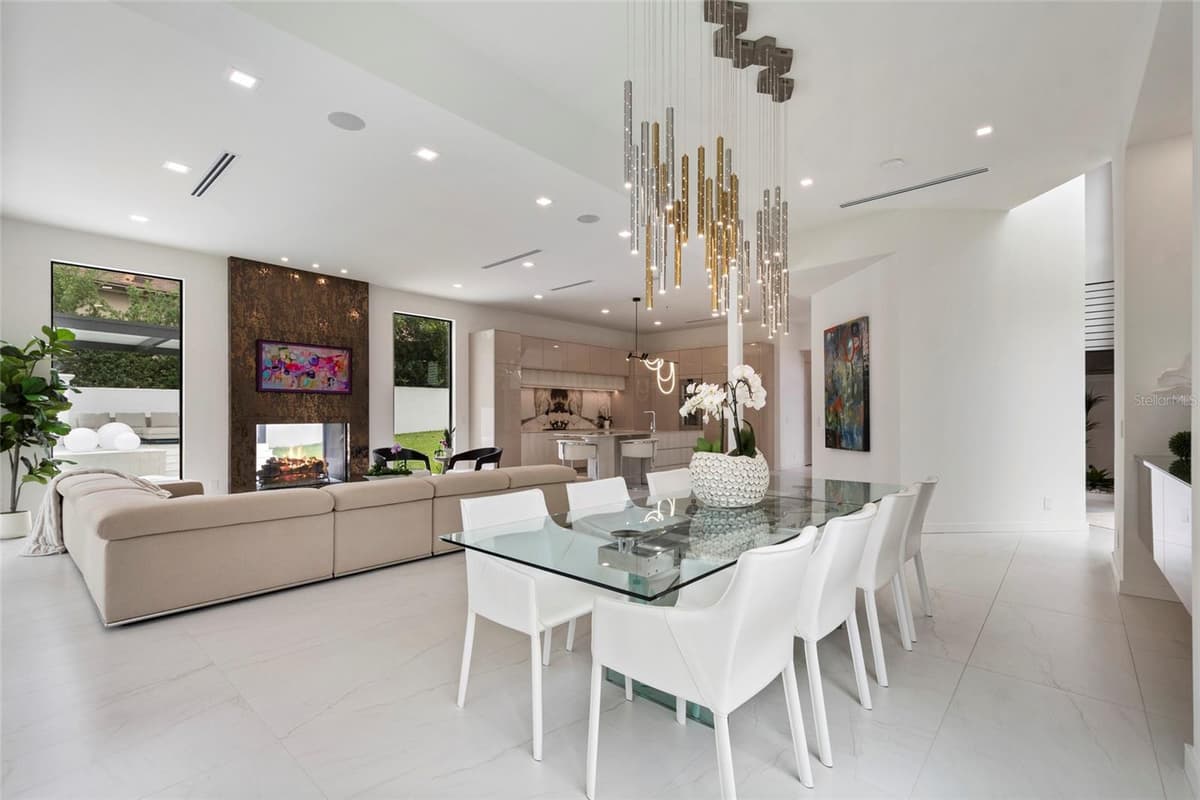 9061 RON DEN LANE — photo 30 of 100