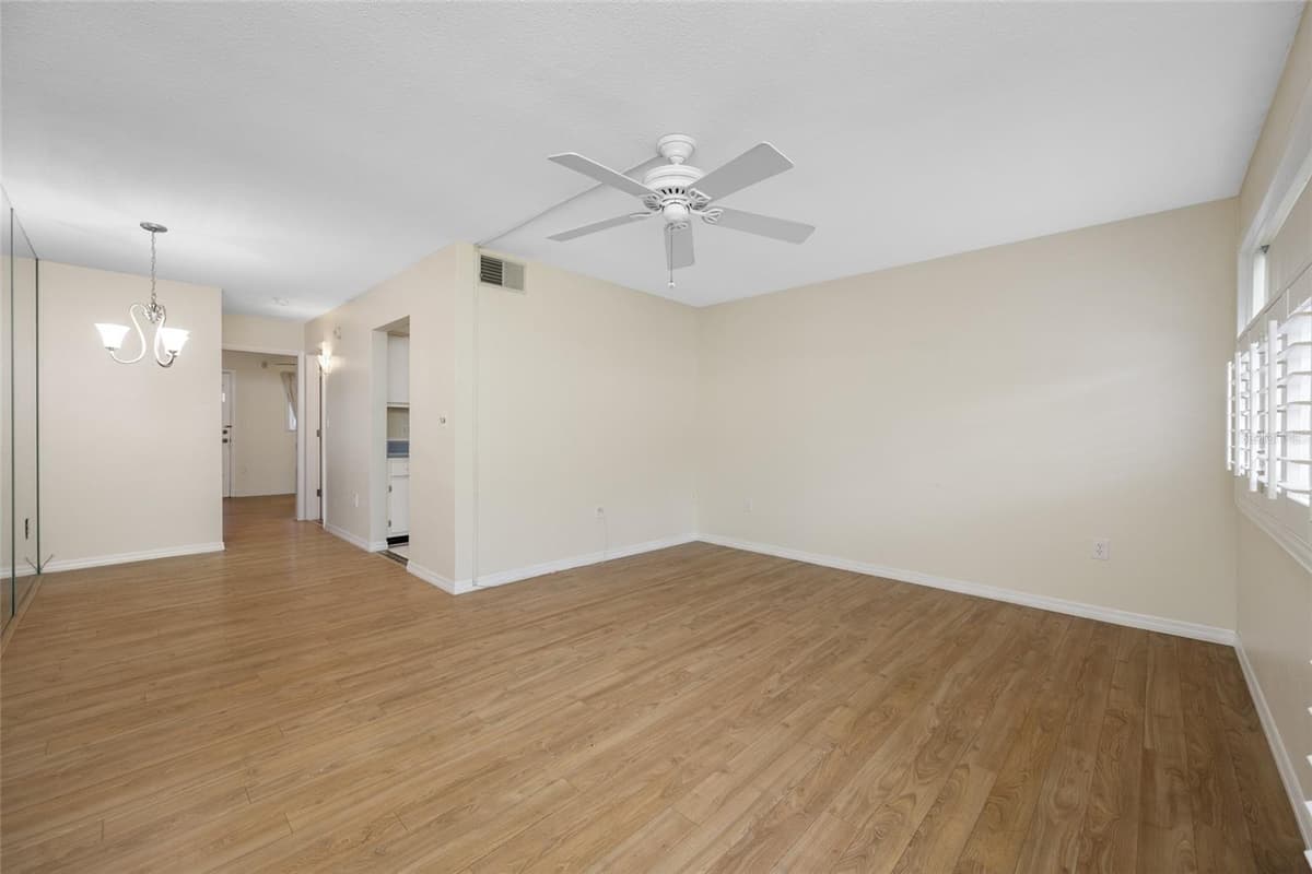 8075 112TH STREET — photo 13 of 31