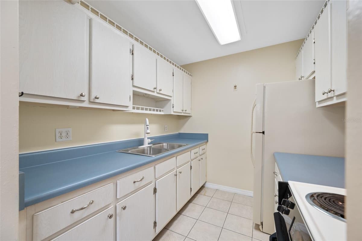 8075 112TH STREET — photo 10 of 31