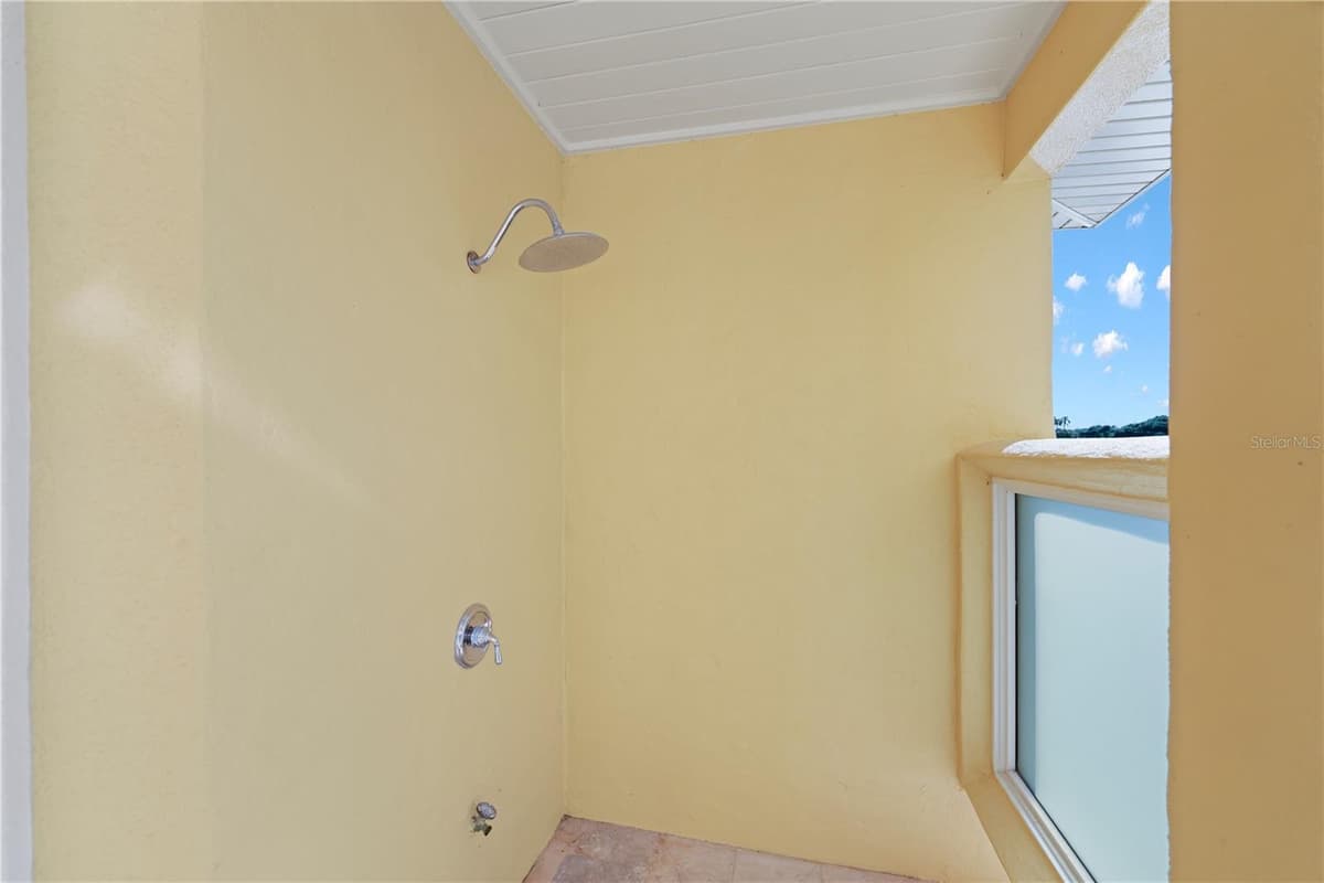 501 GRANADA DRIVE — photo 78 of 95