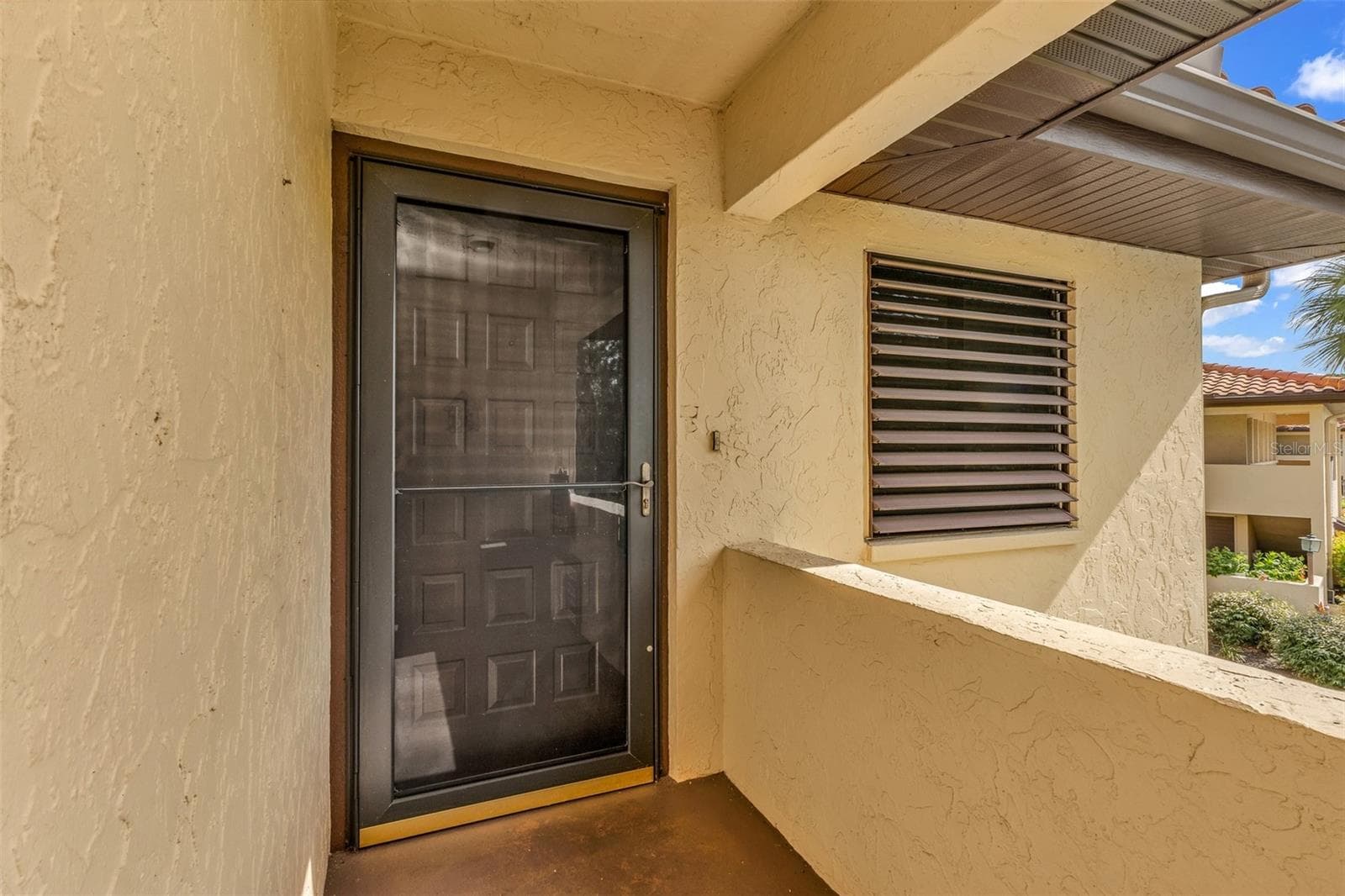 5221 LAKE VILLAGE DRIVE — photo 4 of 40