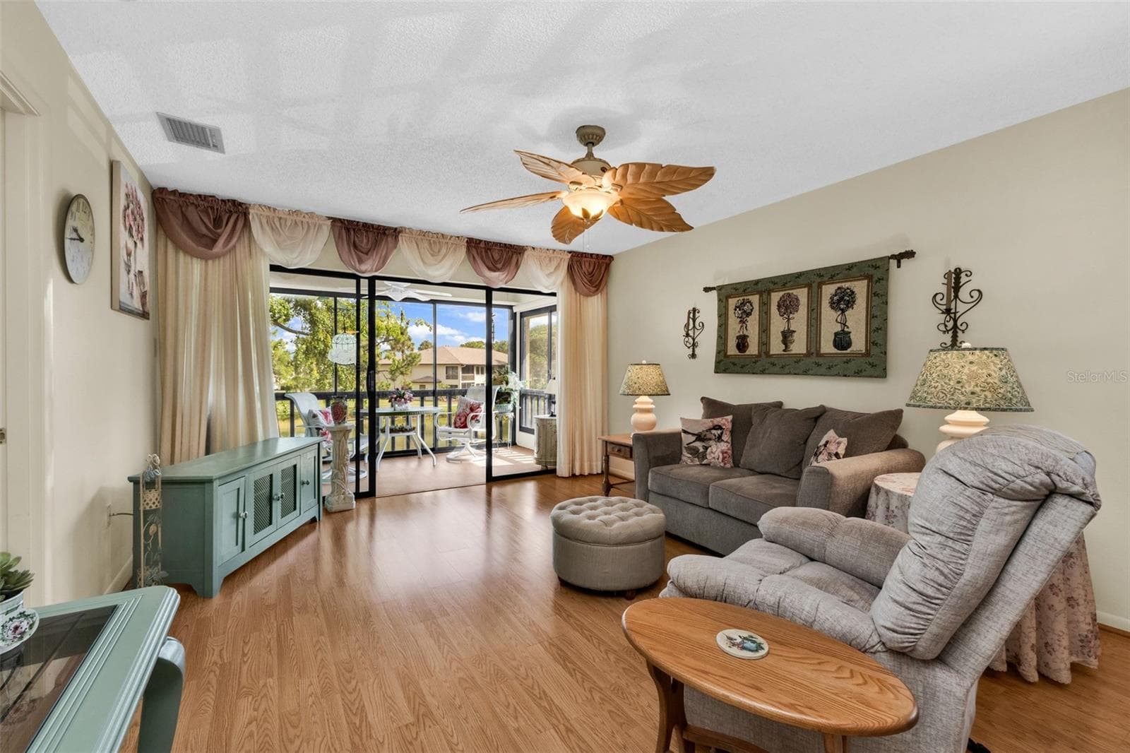 5221 LAKE VILLAGE DRIVE — photo 10 of 40