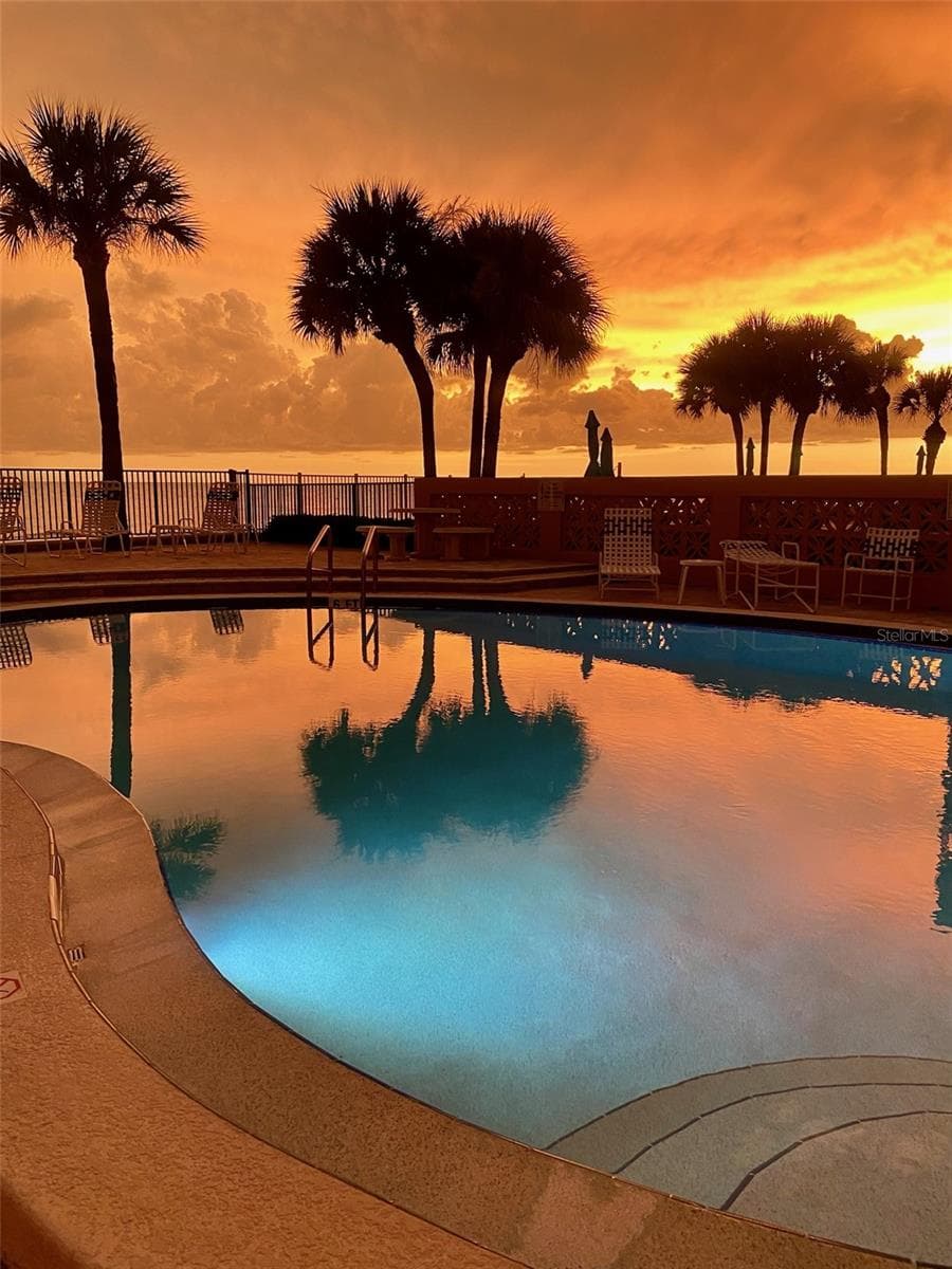 16330 GULF BOULEVARD — photo 32 of 46