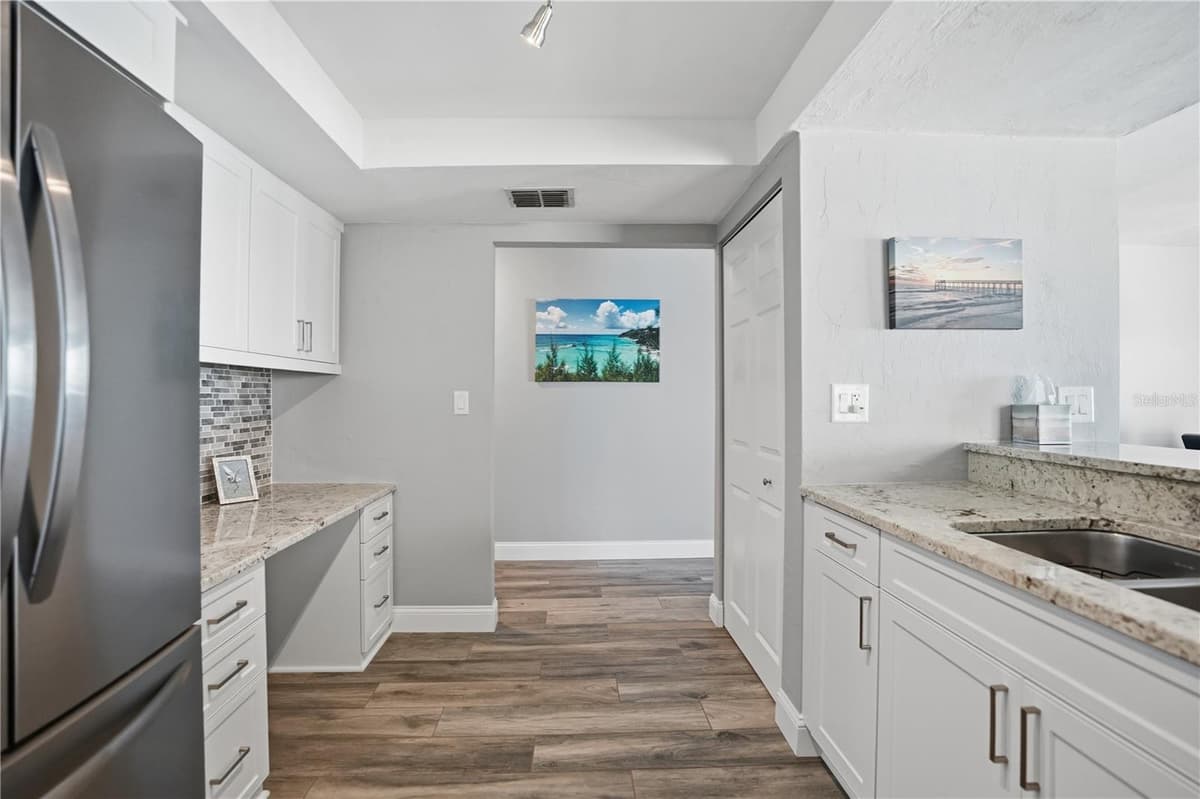 16330 GULF BOULEVARD — photo 14 of 46