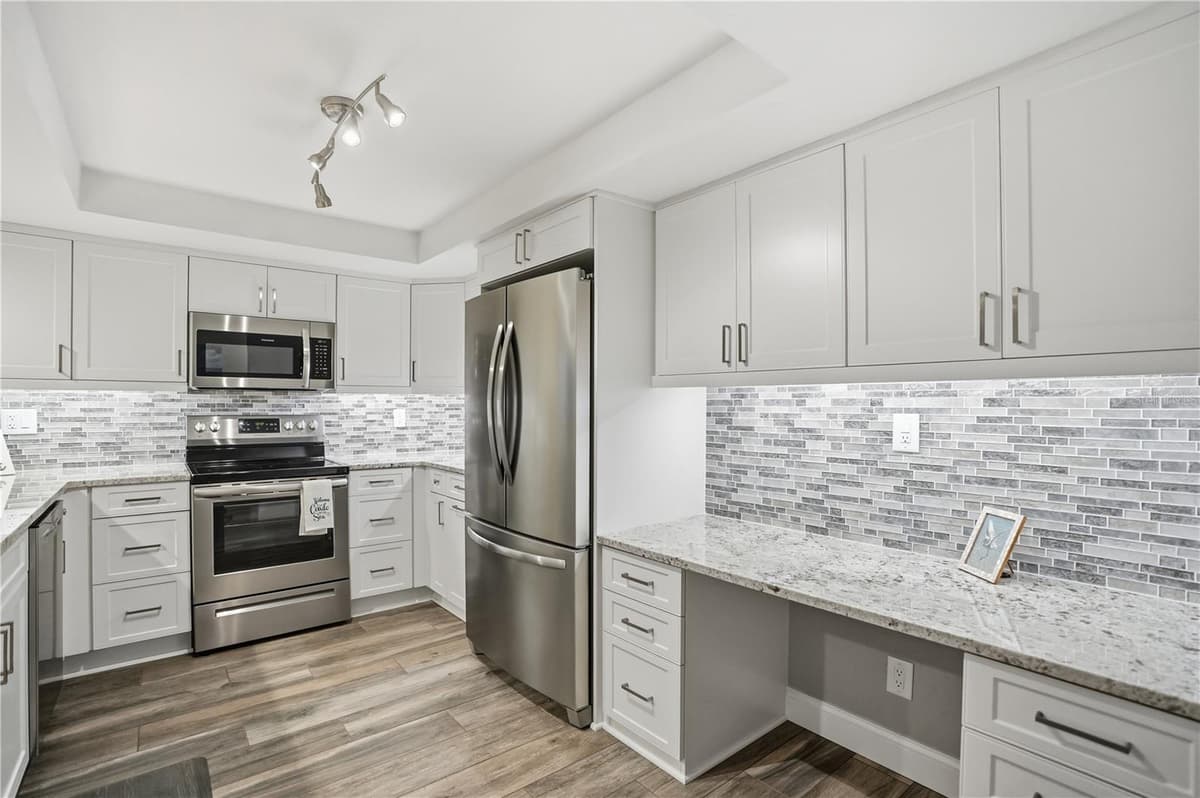 16330 GULF BOULEVARD — photo 11 of 46