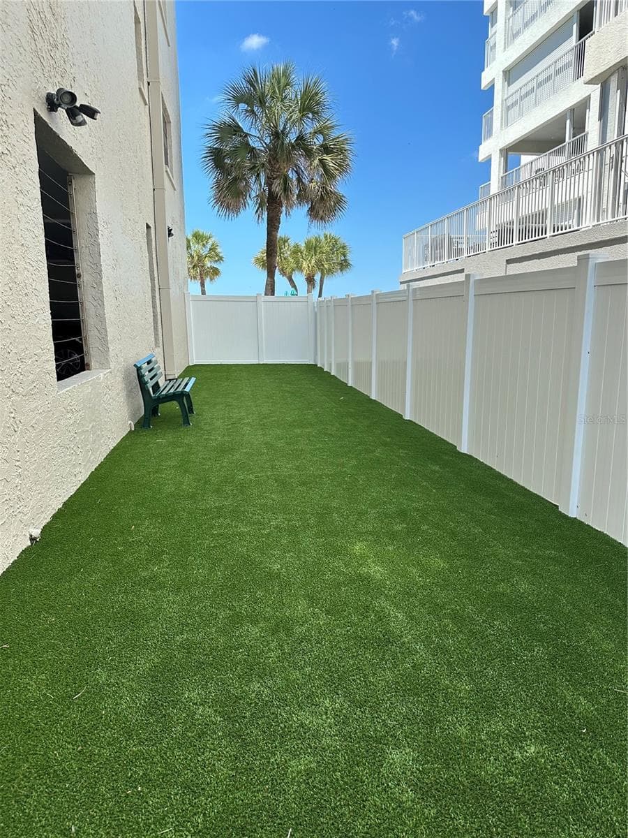 16330 GULF BOULEVARD — photo 40 of 46