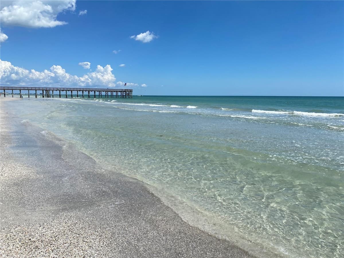 16330 GULF BOULEVARD — photo 35 of 46
