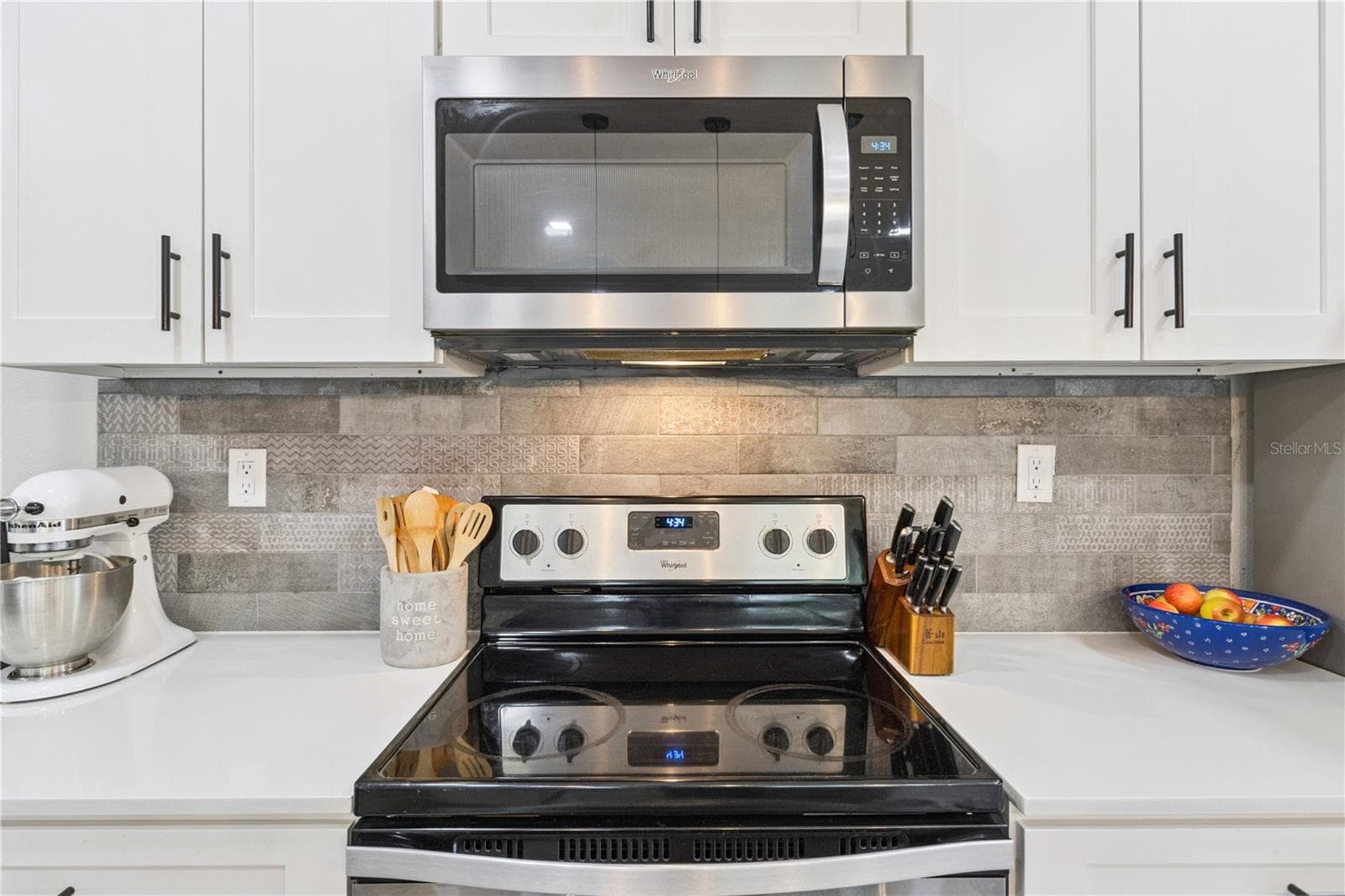 945 GORDON AVENUE — photo 13 of 36
