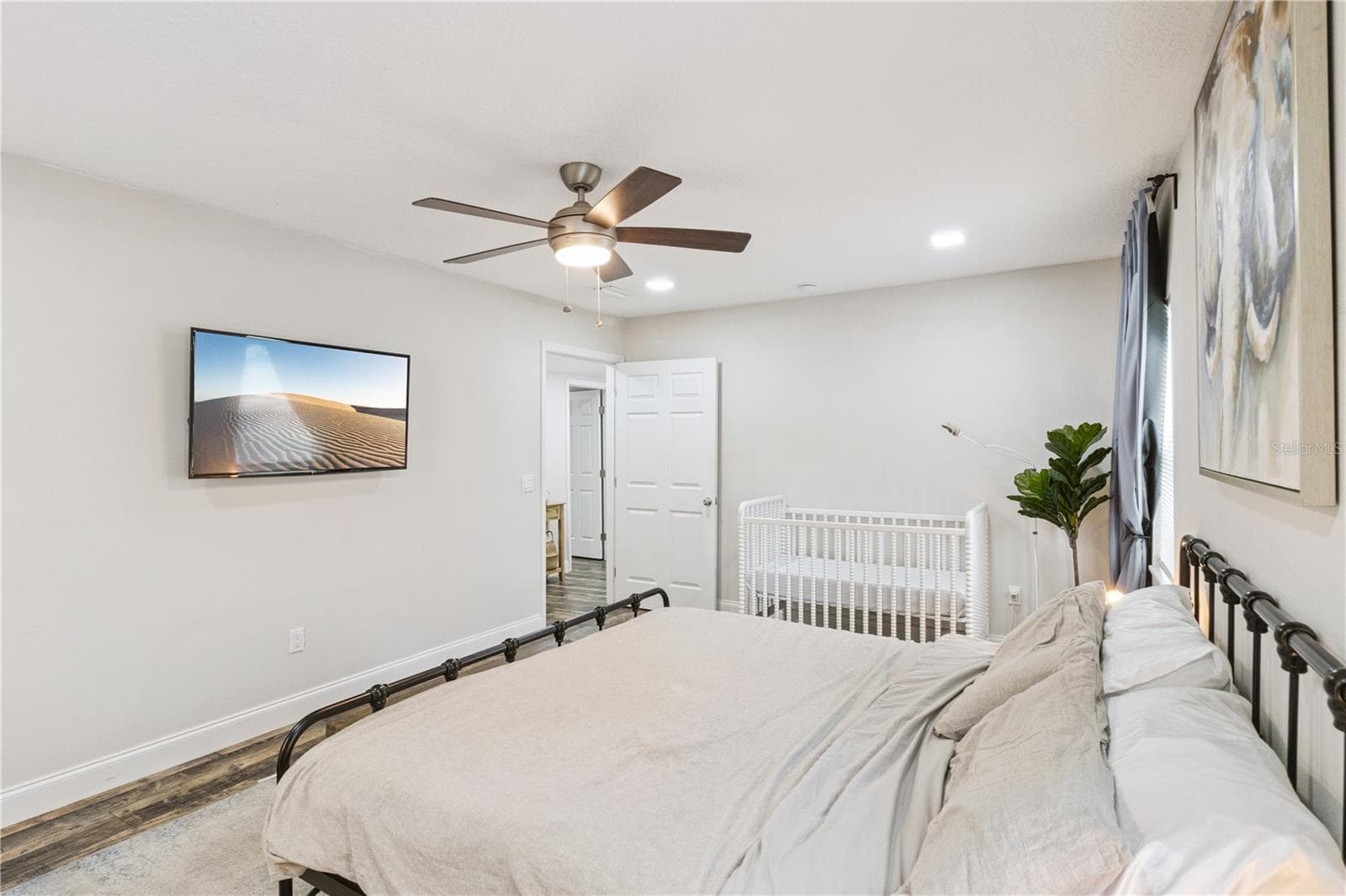 945 GORDON AVENUE — photo 20 of 36