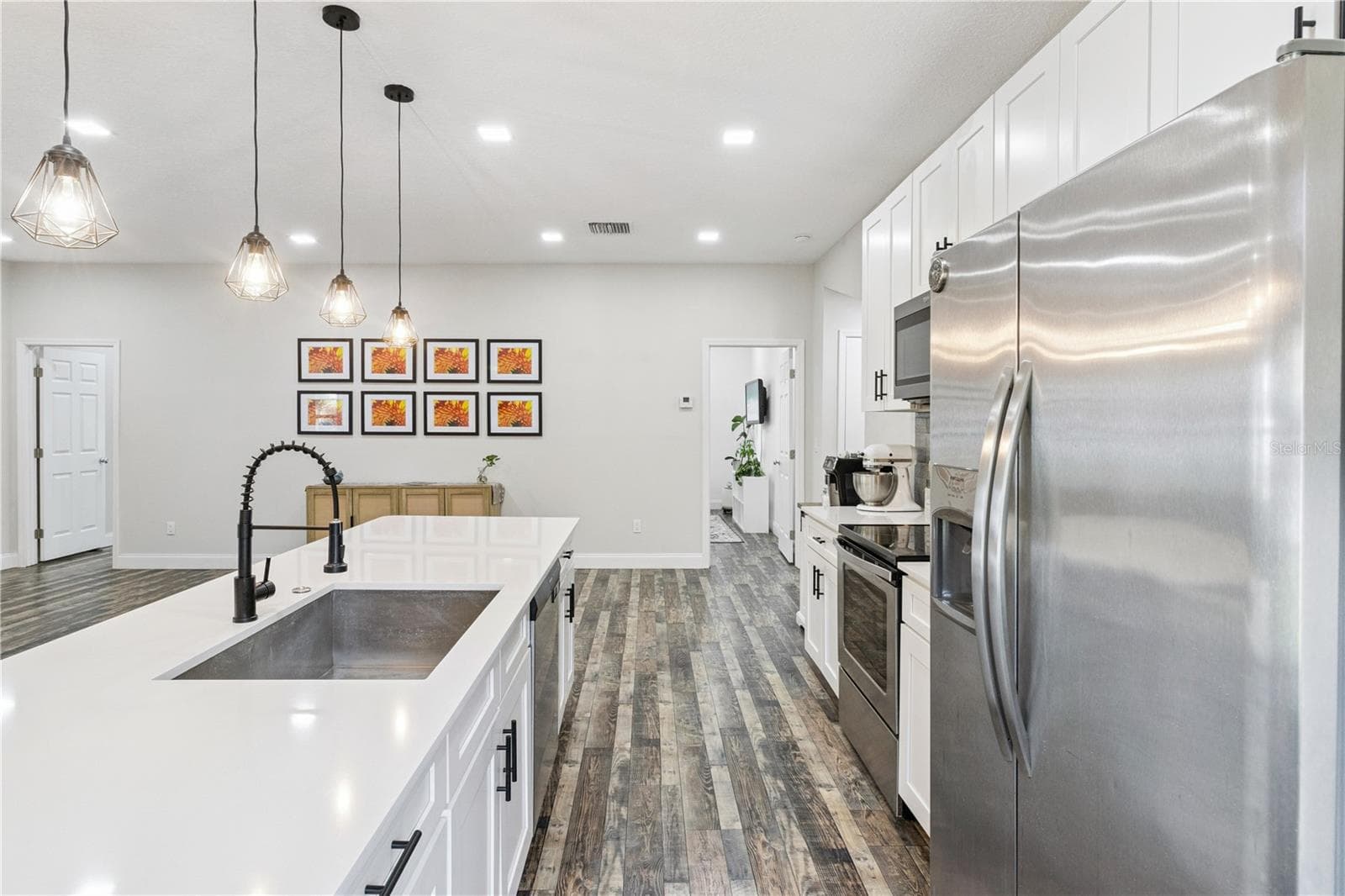 945 GORDON AVENUE — photo 15 of 36