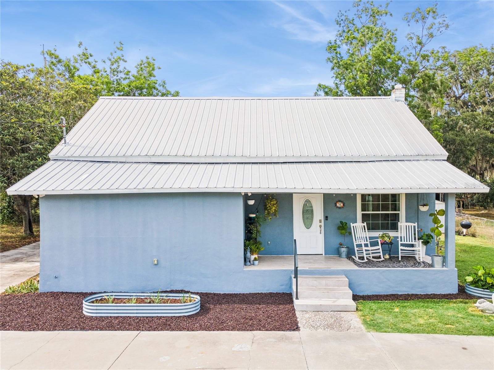 945 GORDON AVENUE