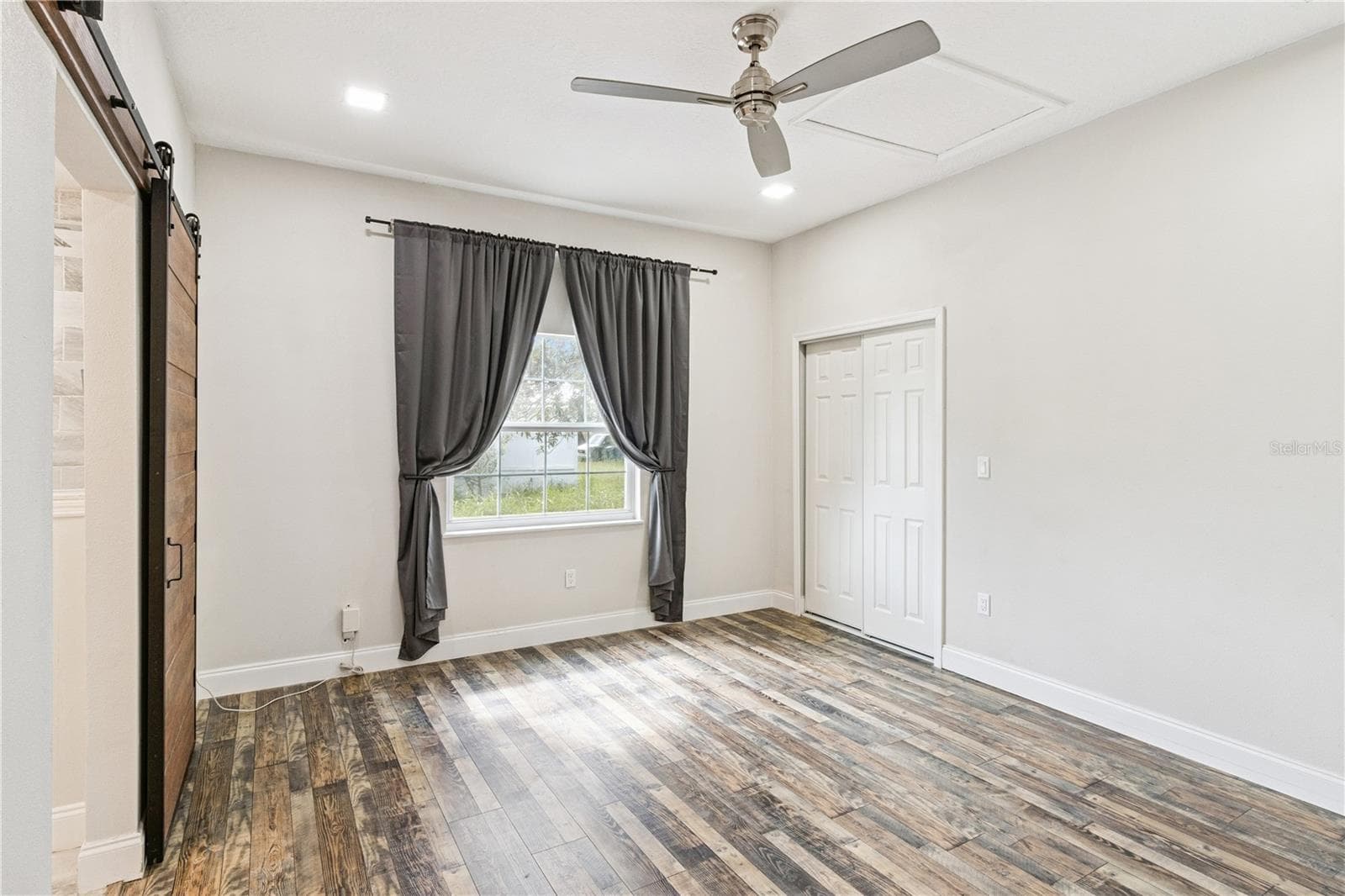945 GORDON AVENUE — photo 28 of 36