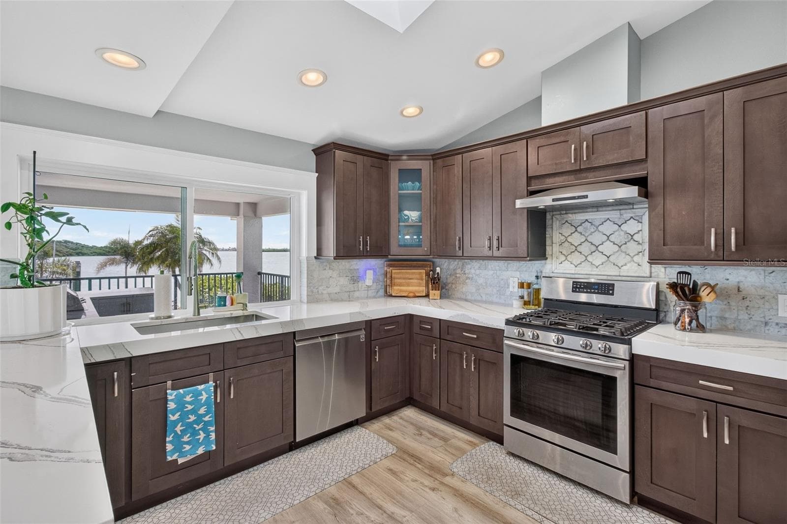 503 JOHNS PASS AVENUE — photo 13 of 64