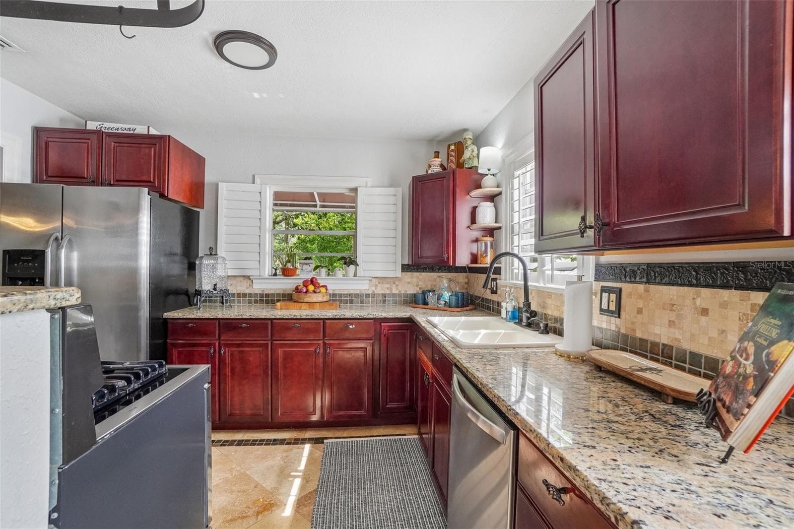 1204 PARK CIRCLE — photo 30 of 70