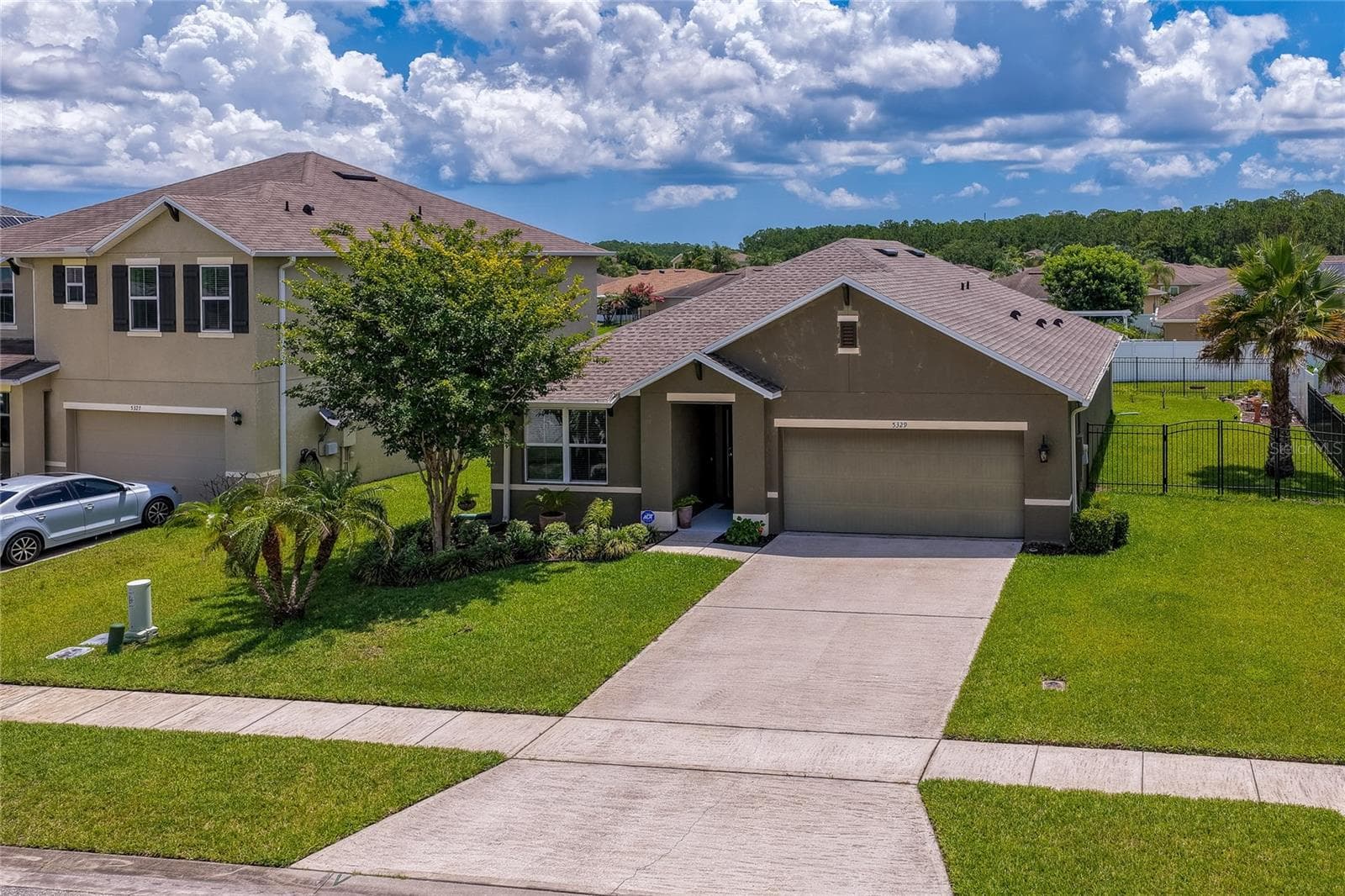 5329 ROYAL PLANTATION BOULEVARD — photo 4 of 41