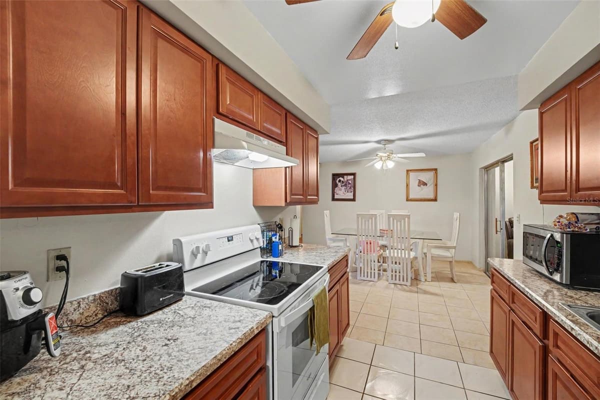 838 GEORGIA AVENUE — photo 11 of 27