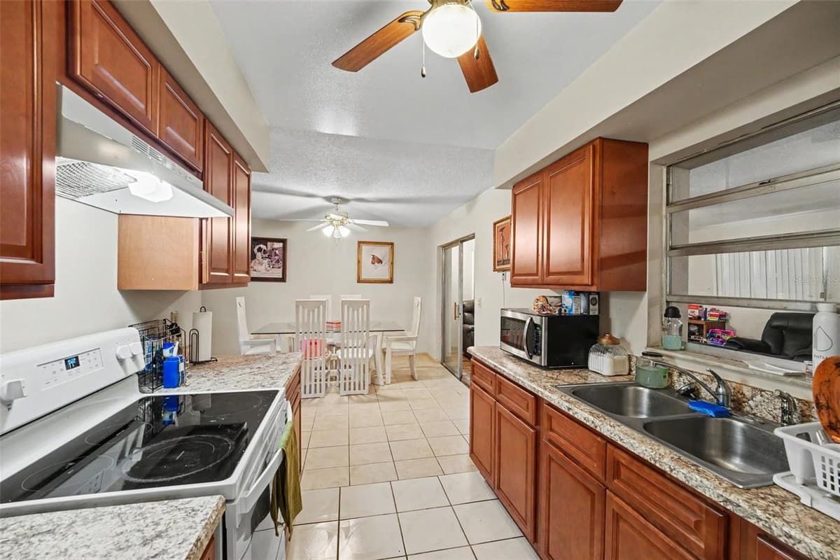 838 GEORGIA AVENUE — photo 12 of 27
