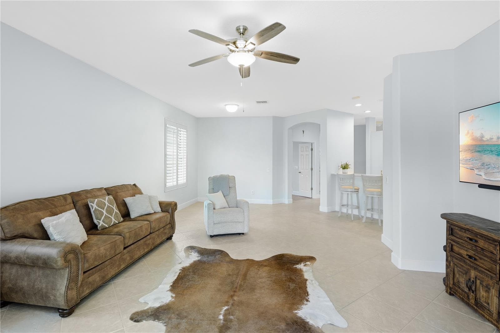 4211 CASCADE FALLS DRIVE — photo 8 of 40