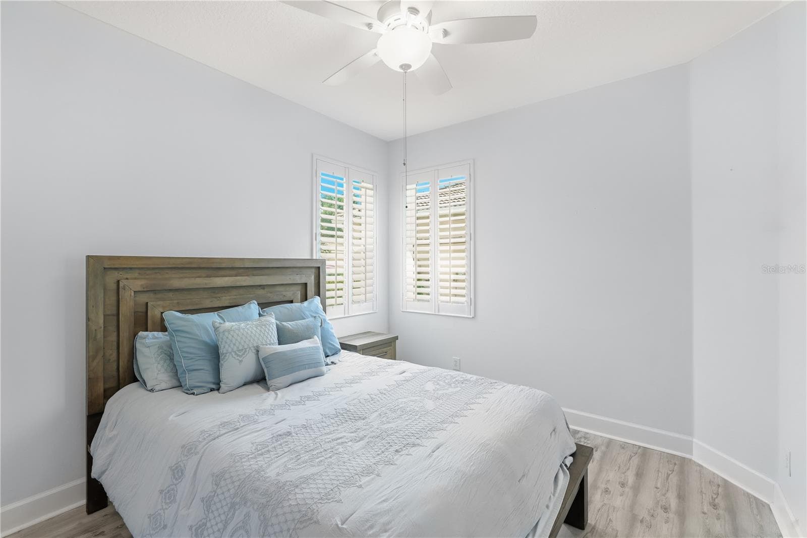 4211 CASCADE FALLS DRIVE — photo 21 of 40