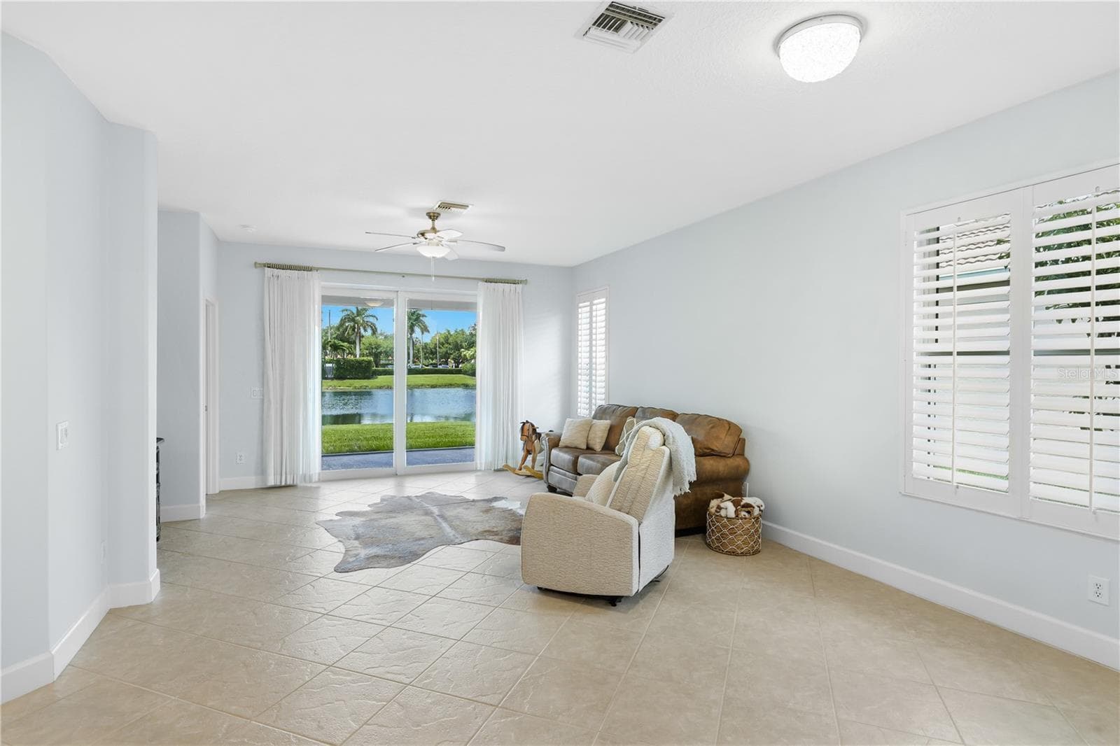 4211 CASCADE FALLS DRIVE — photo 6 of 40