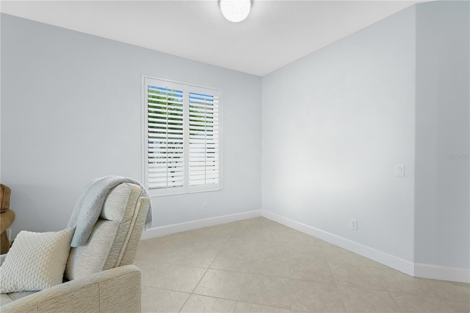 4211 CASCADE FALLS DRIVE — photo 9 of 40