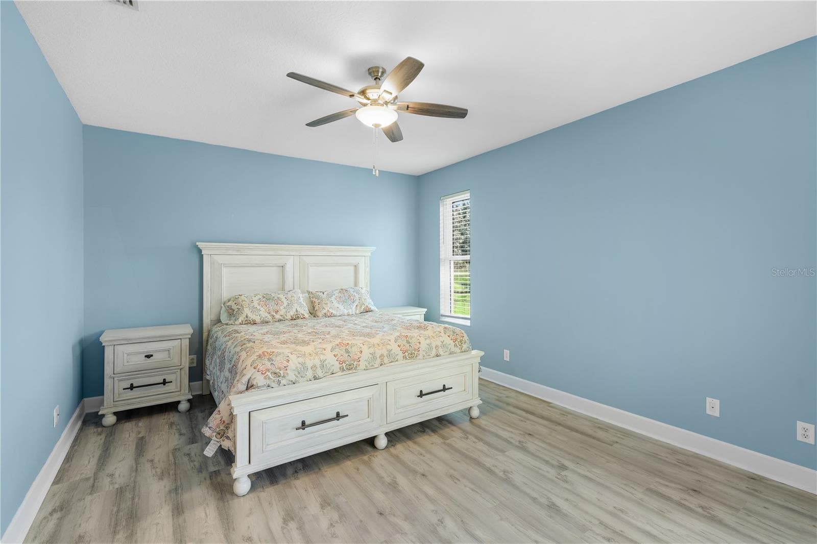 4211 CASCADE FALLS DRIVE — photo 15 of 40