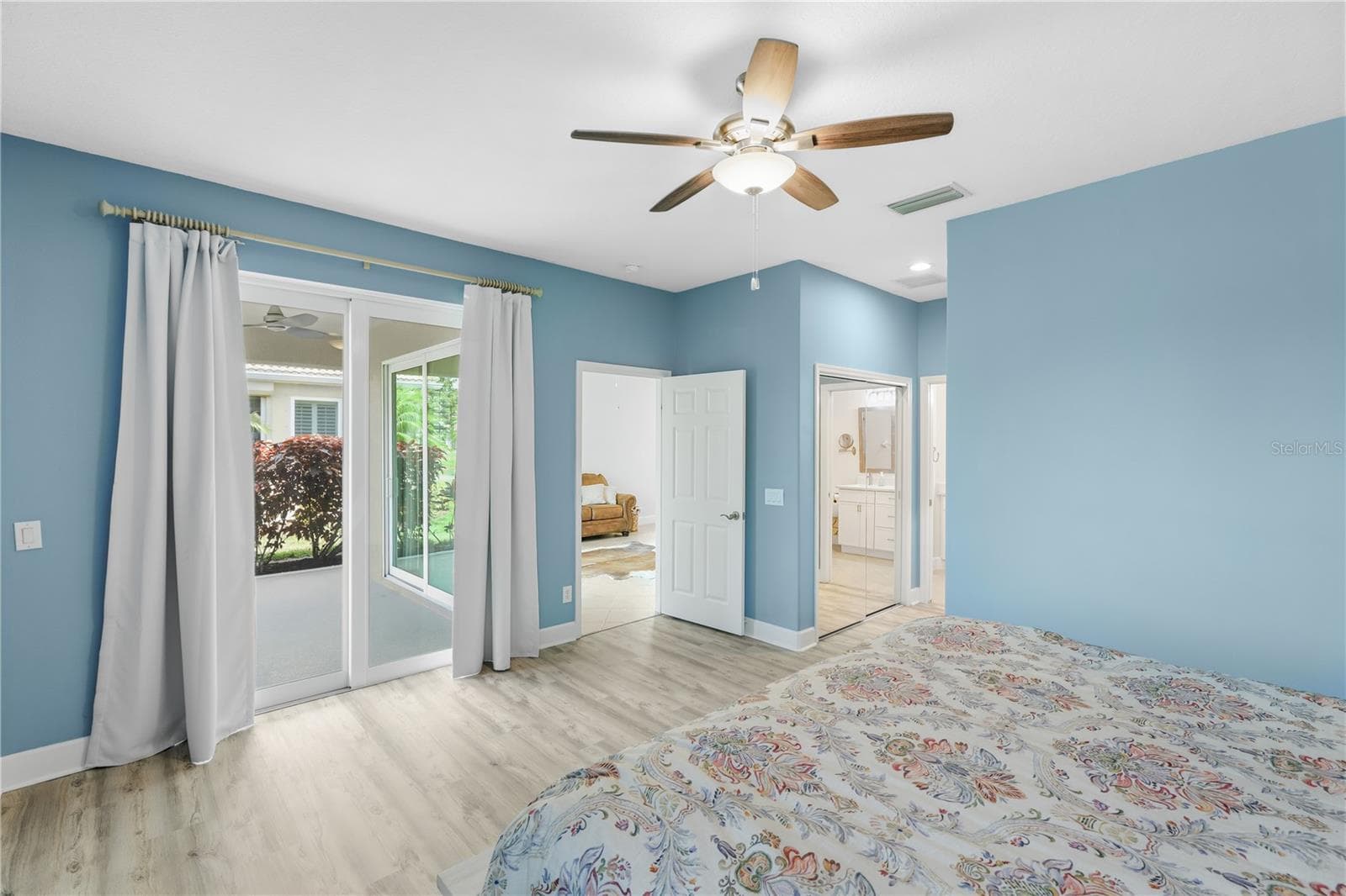 4211 CASCADE FALLS DRIVE — photo 17 of 40