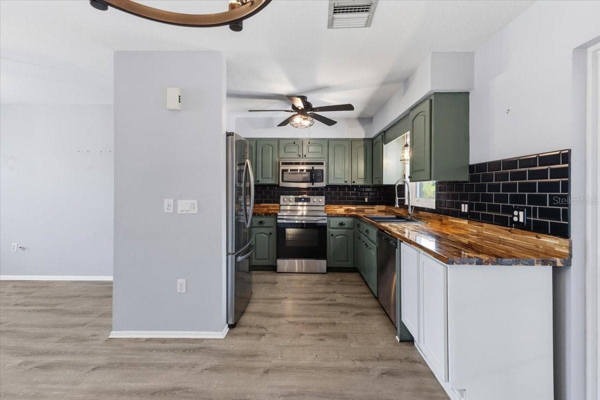 9601 GULFSTREAM BOULEVARD — photo 9 of 42