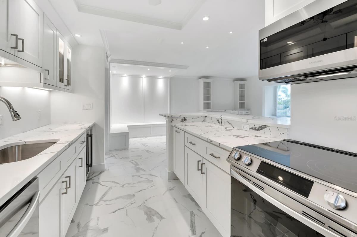 222 HARBOUR DRIVE — photo 18 of 69
