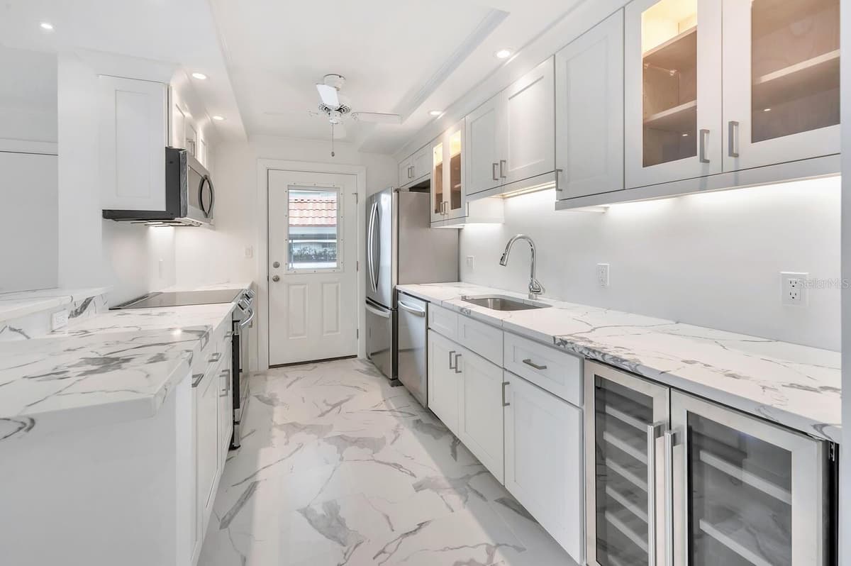 222 HARBOUR DRIVE — photo 45 of 69