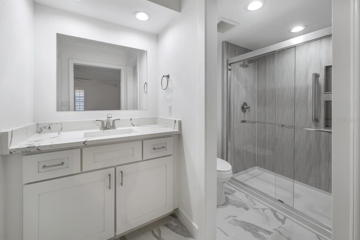 222 HARBOUR DRIVE — photo 19 of 69