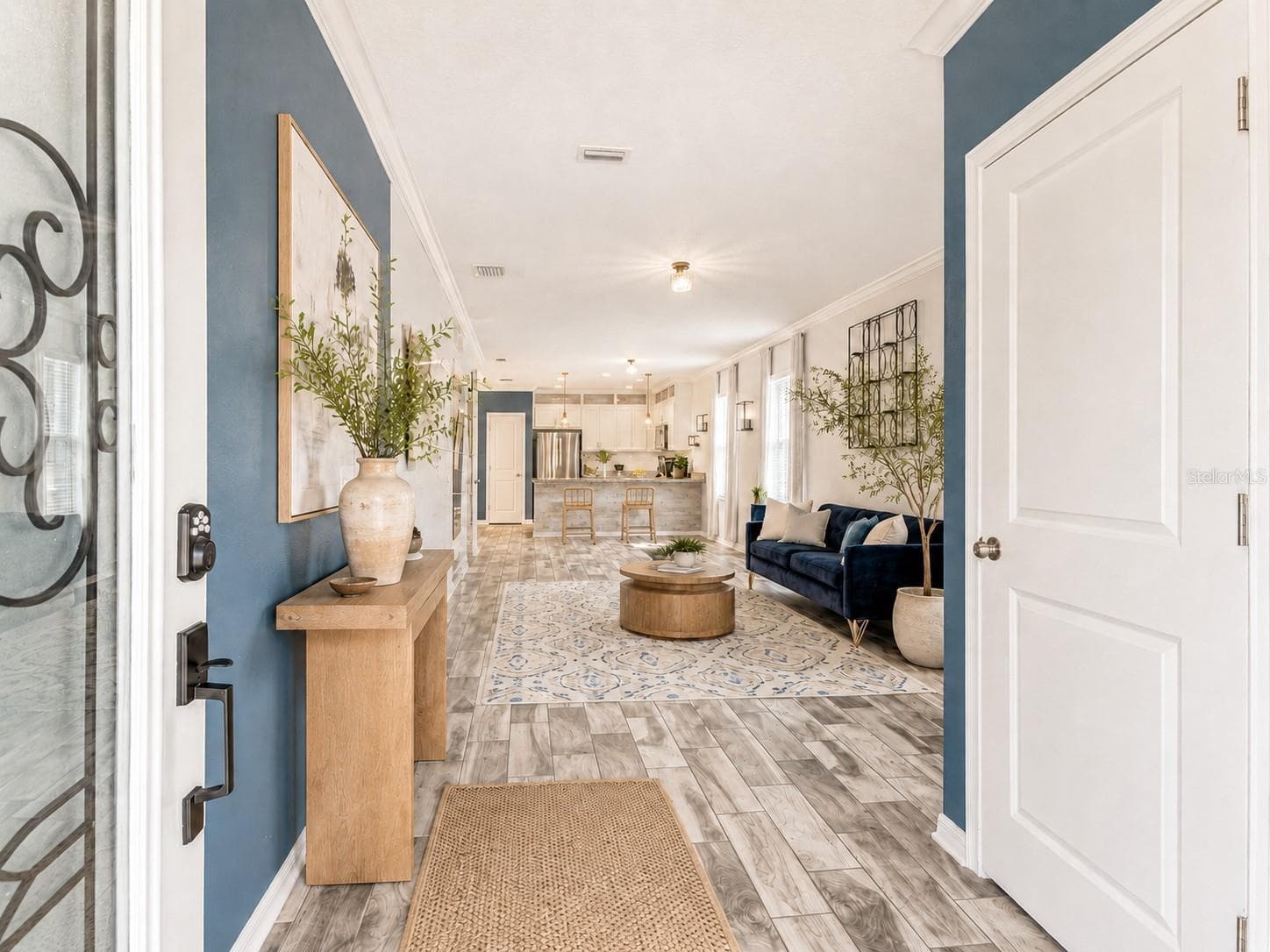2601 LAKE AVENUE — photo 3 of 43