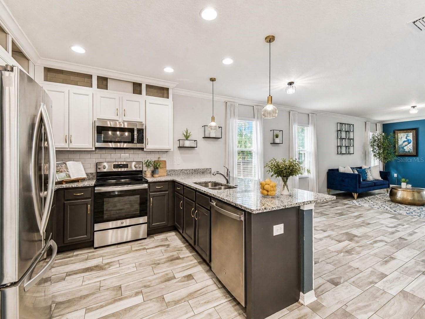 2601 LAKE AVENUE — photo 9 of 43