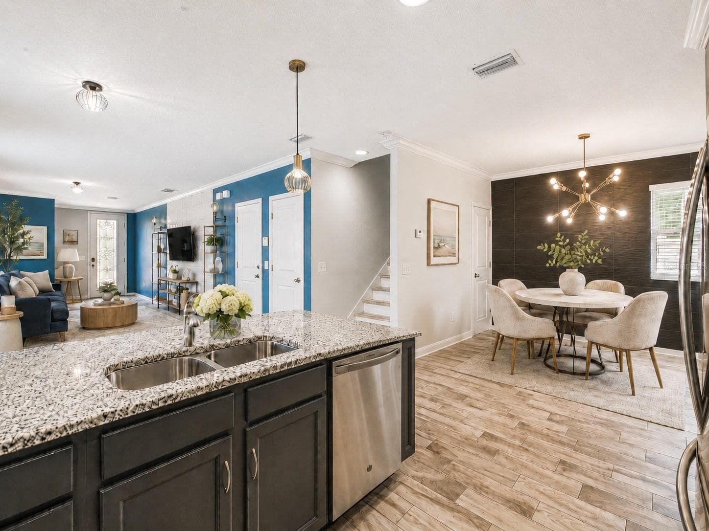 2601 LAKE AVENUE — photo 12 of 43