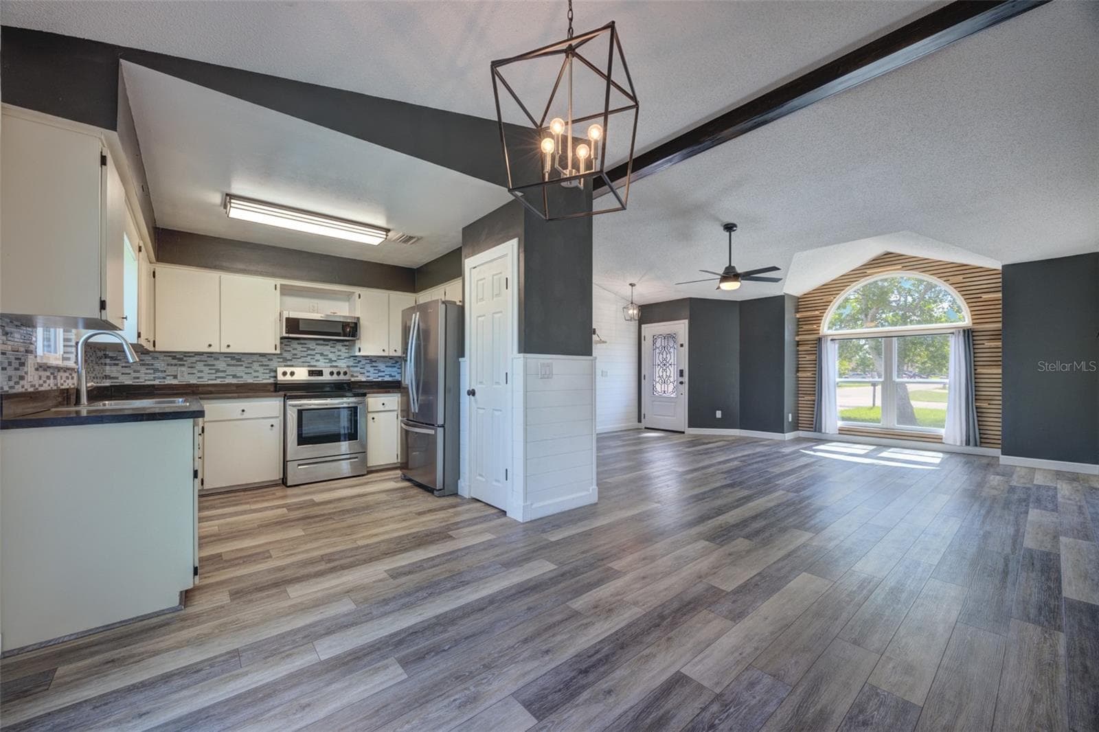 710 ALEXANDER AVENUE — photo 7 of 38