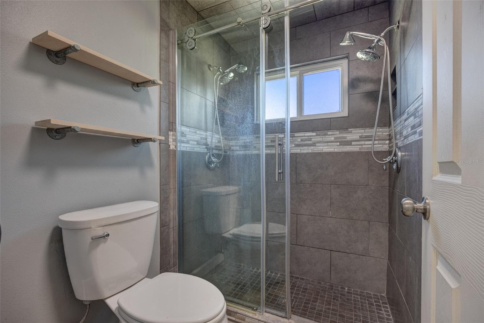 710 ALEXANDER AVENUE — photo 18 of 38