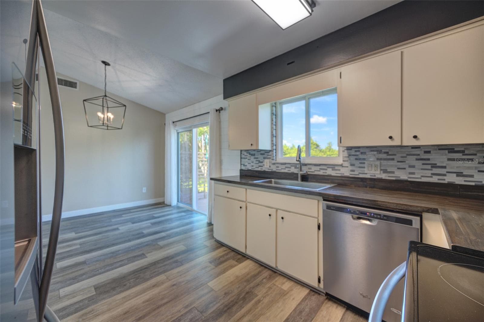 710 ALEXANDER AVENUE — photo 9 of 38