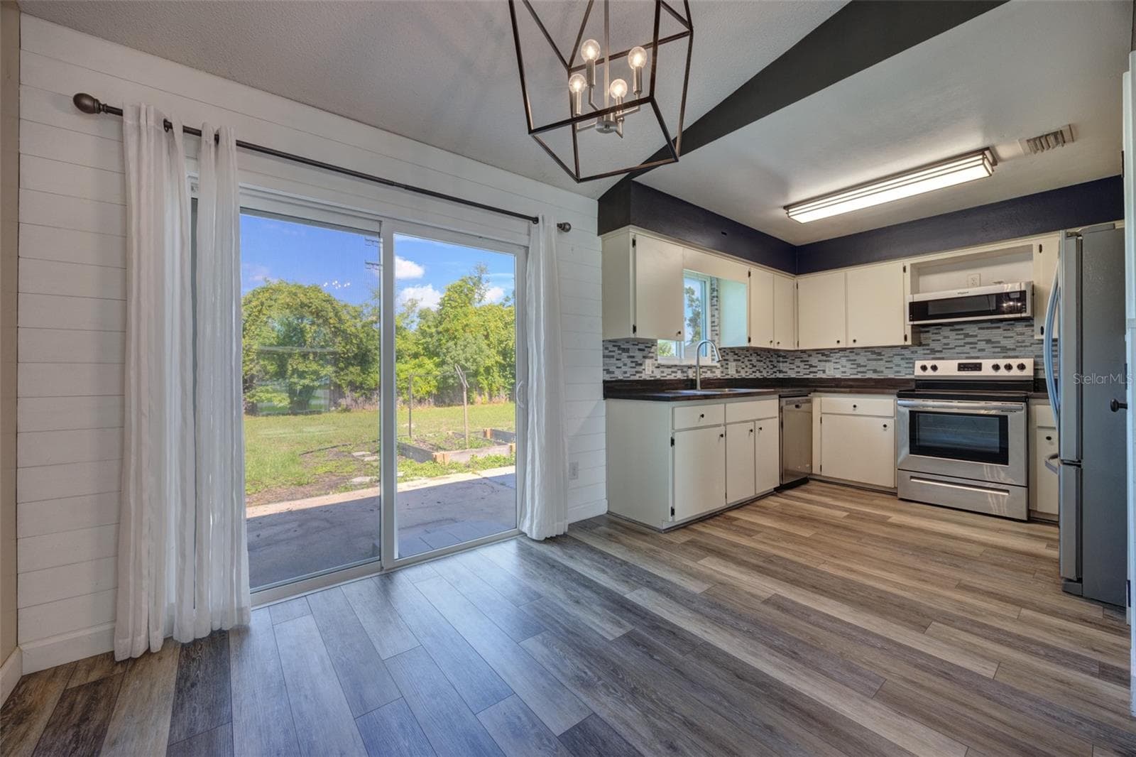 710 ALEXANDER AVENUE — photo 33 of 38