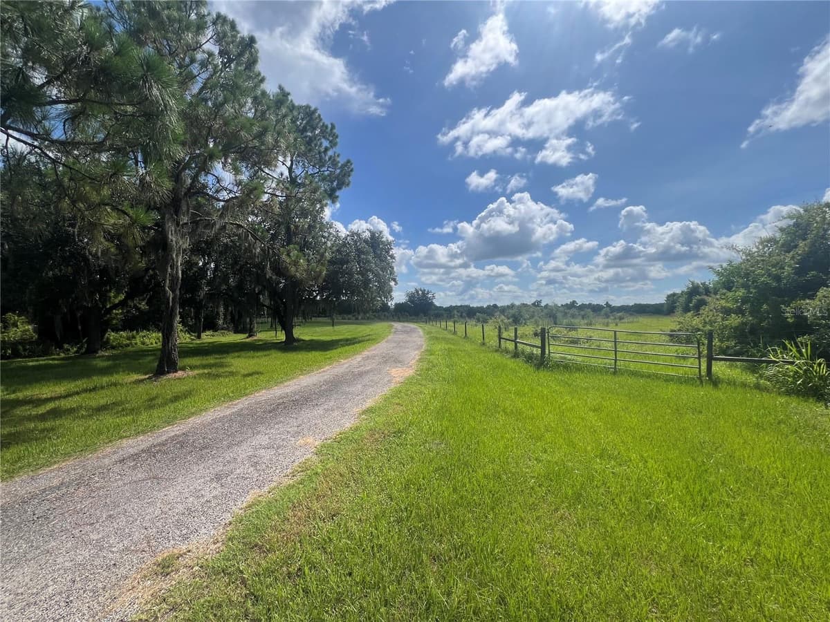 8755 WAUCHULA ROAD — photo 3 of 28