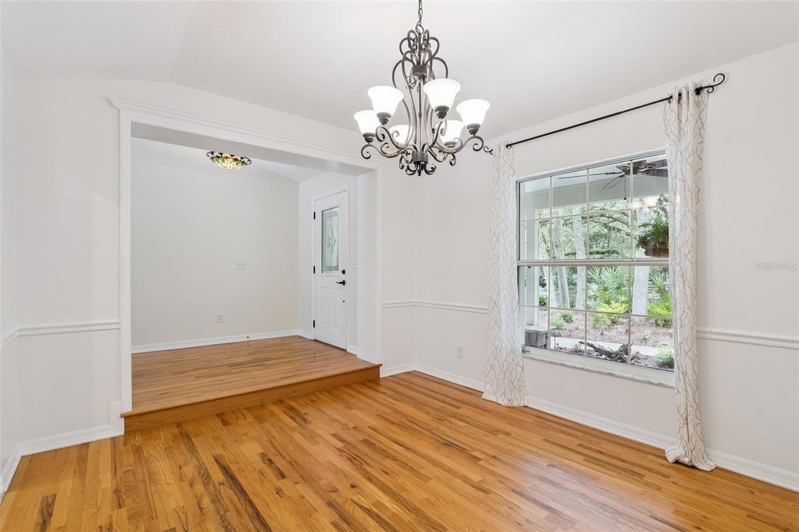 2175 LAUREN LANE — photo 13 of 79