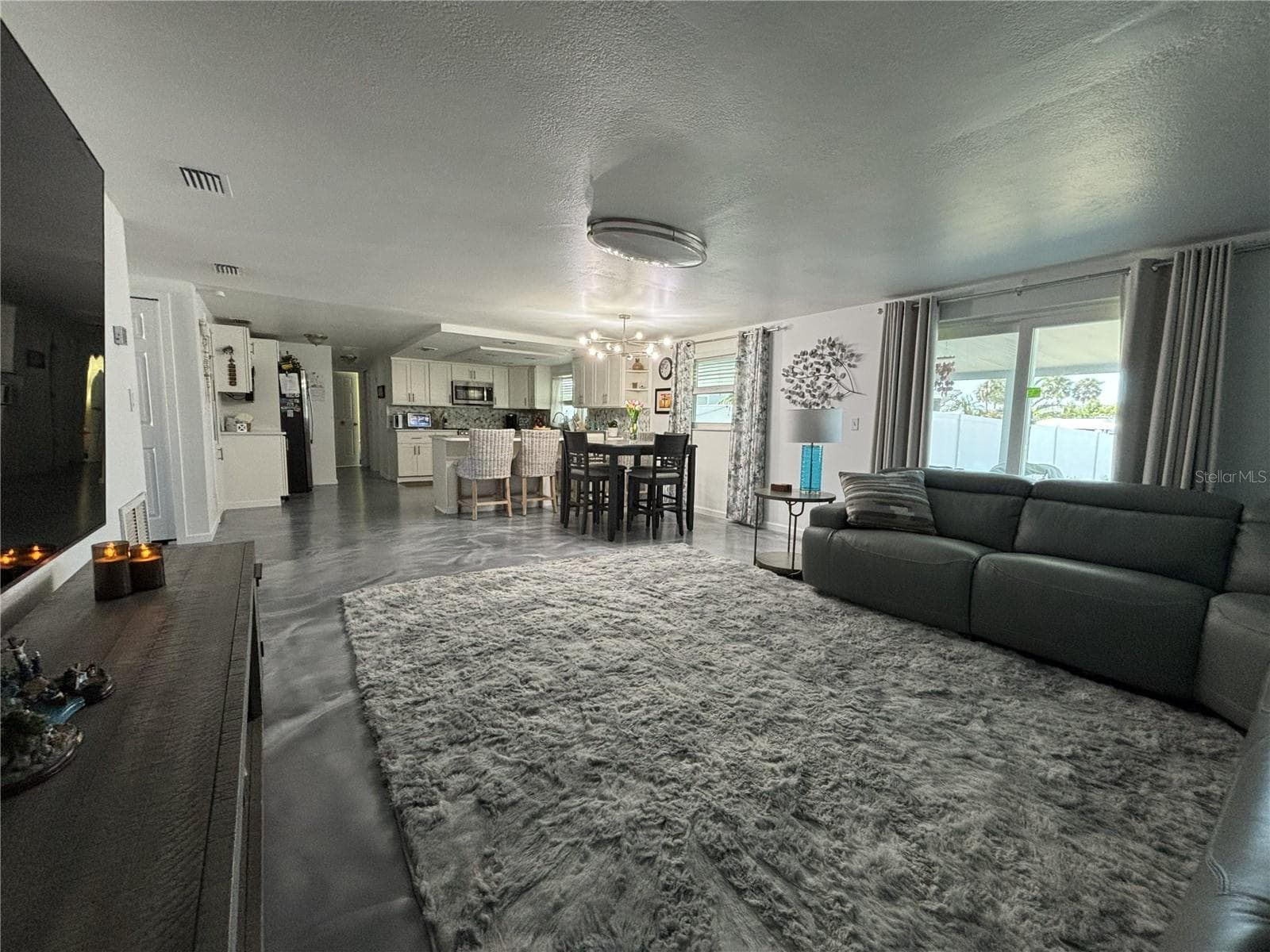 1002 SILVER PALM WAY — photo 5 of 20