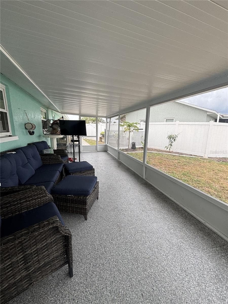 1002 SILVER PALM WAY — photo 8 of 20