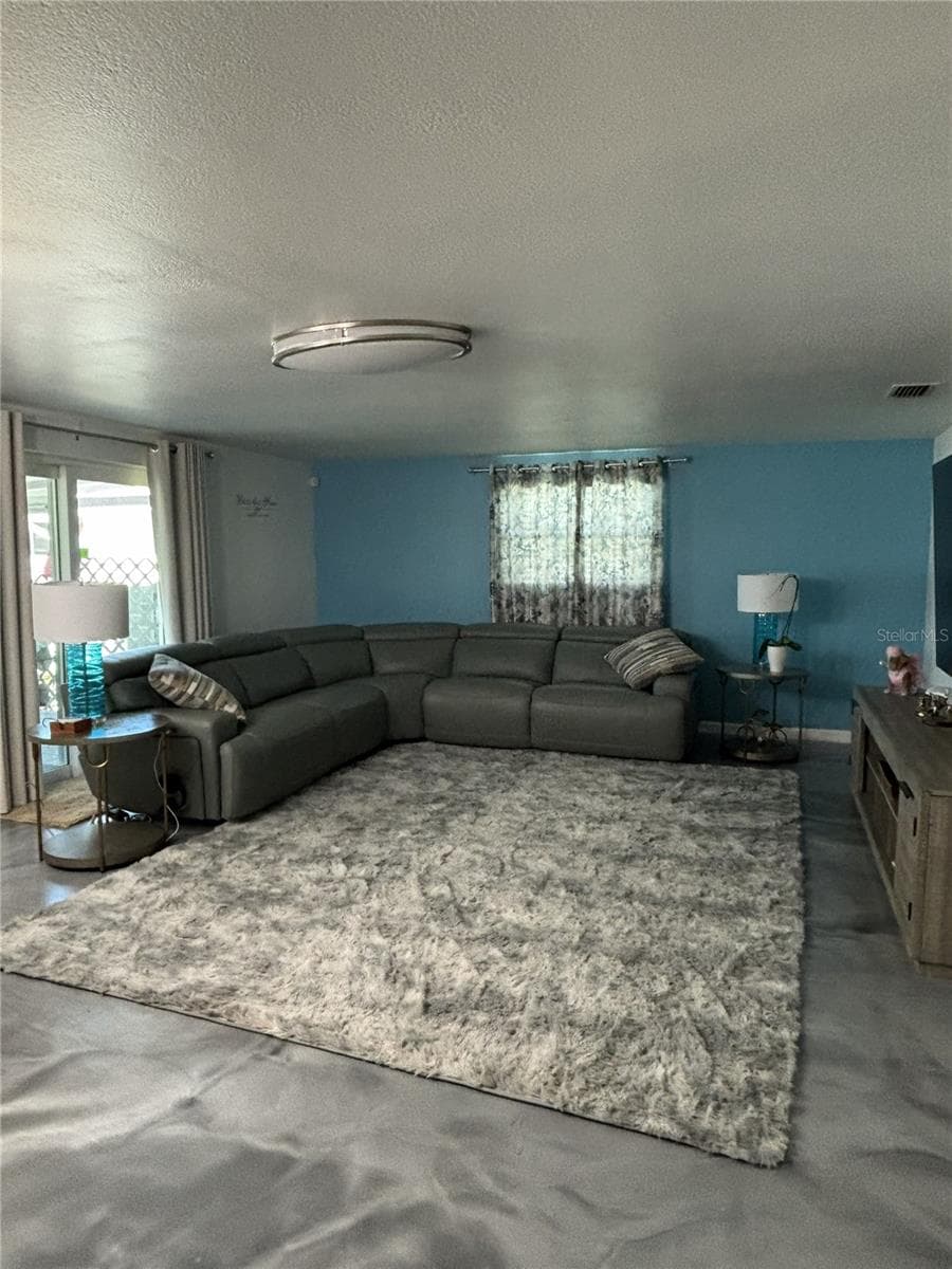 1002 SILVER PALM WAY — photo 3 of 20