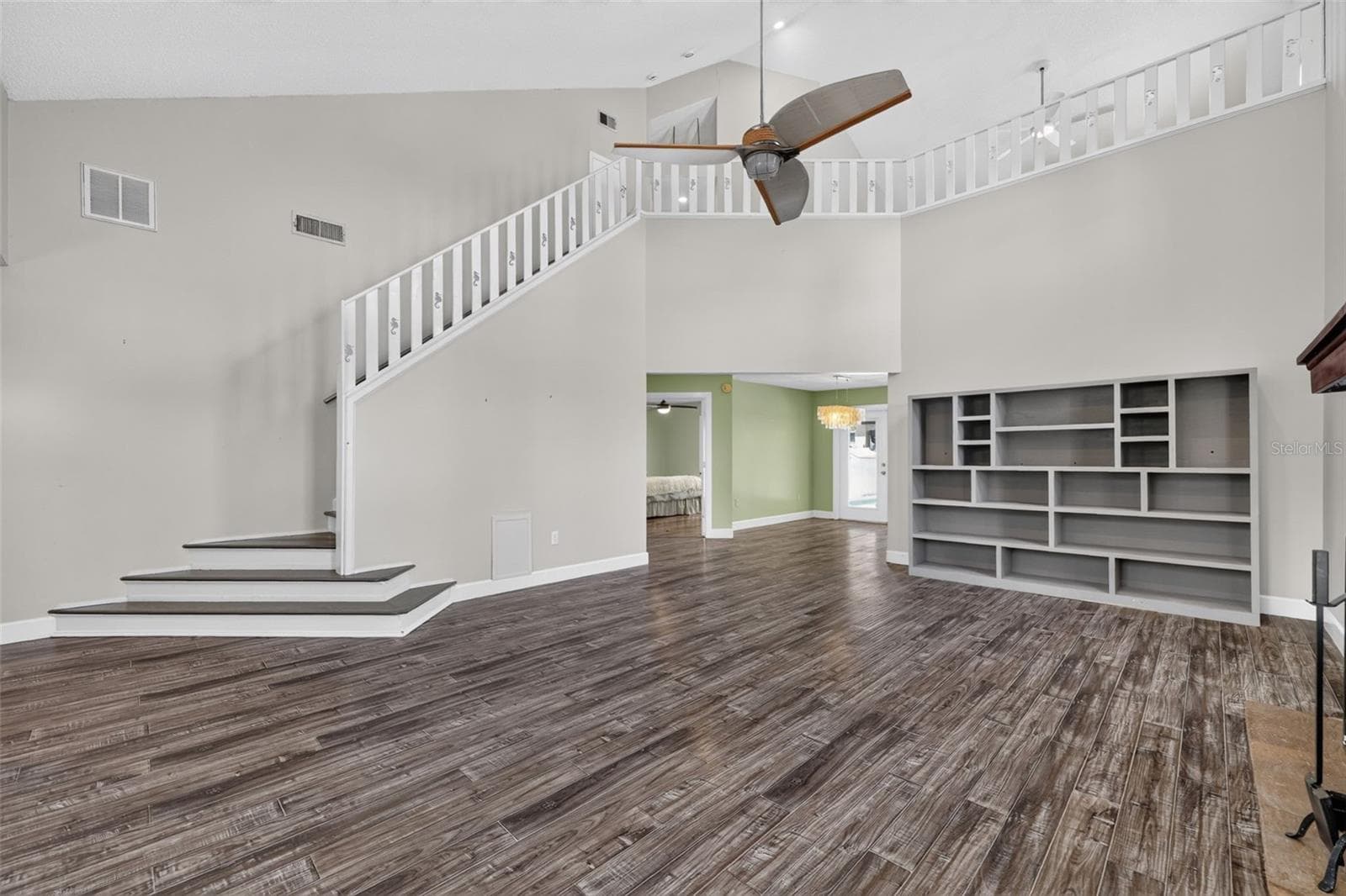 703 RIVERSIDE DRIVE — photo 11 of 47