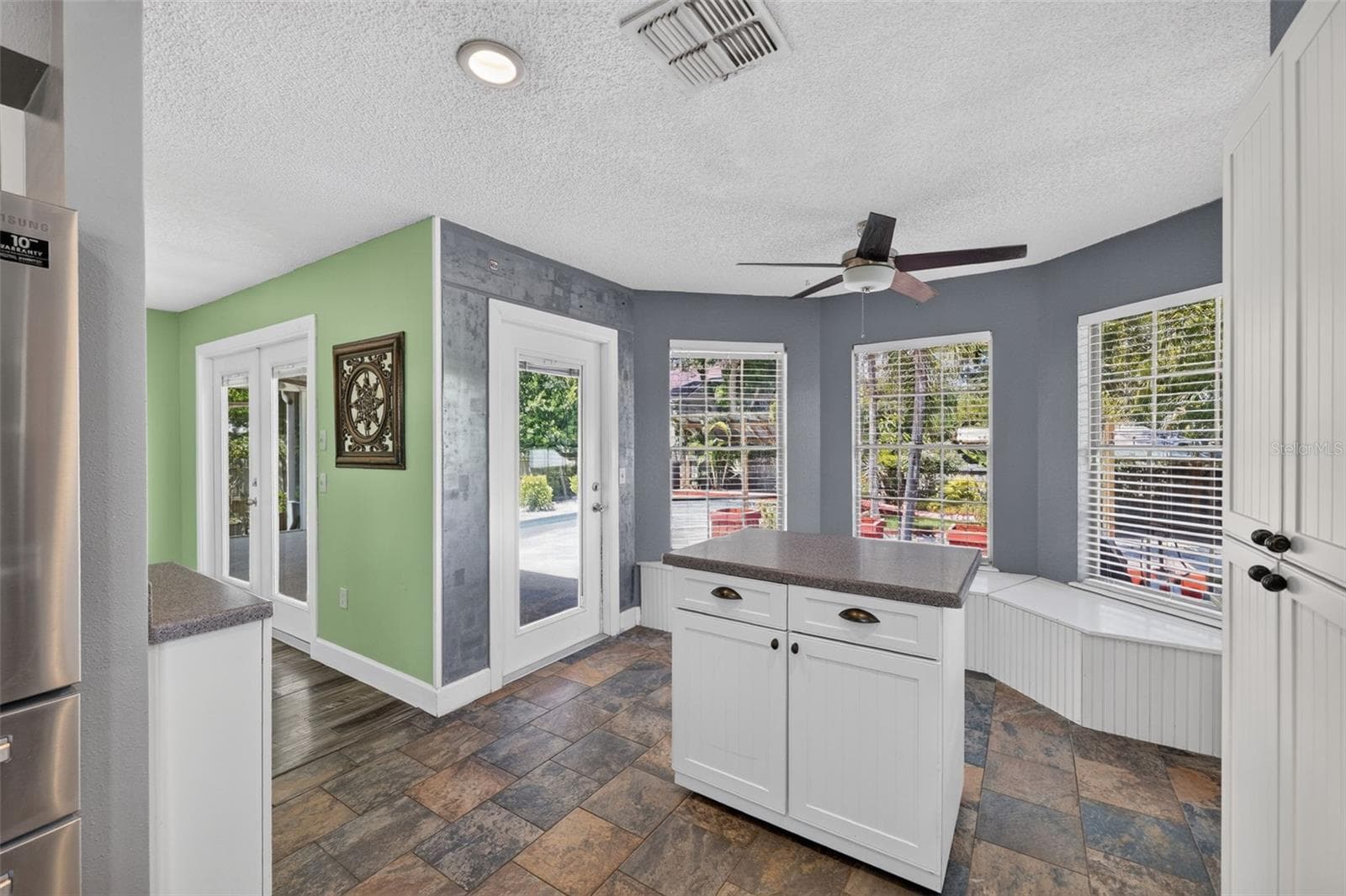 703 RIVERSIDE DRIVE — photo 19 of 47