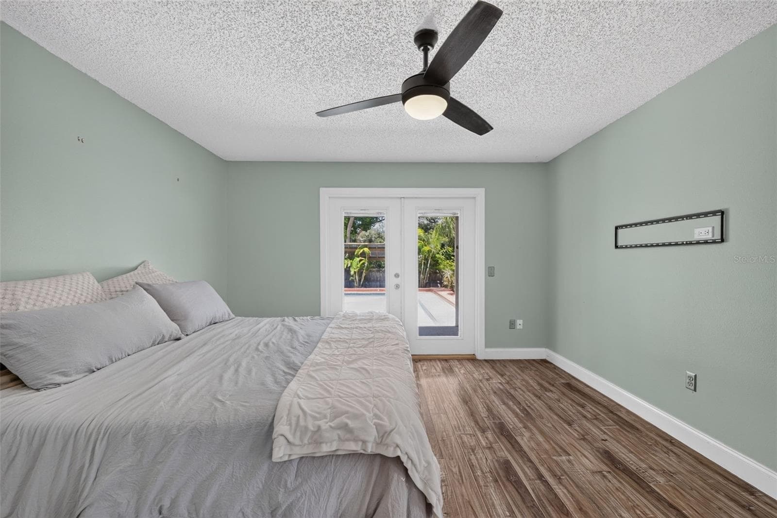 703 RIVERSIDE DRIVE — photo 22 of 47