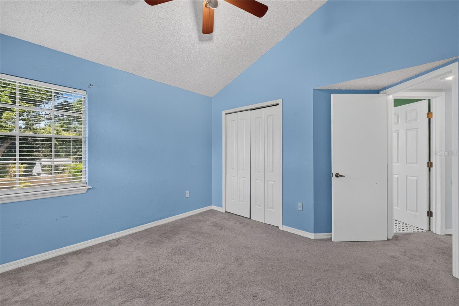703 RIVERSIDE DRIVE — photo 33 of 47