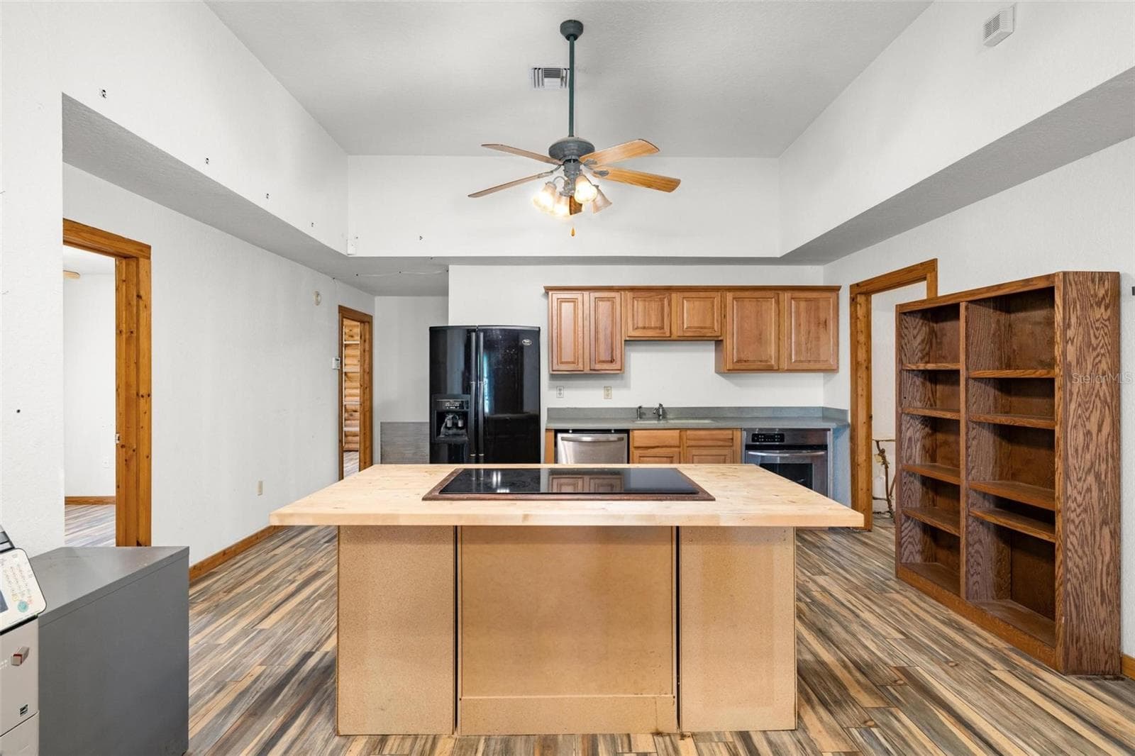541 BLANCHE AVENUE — photo 7 of 58