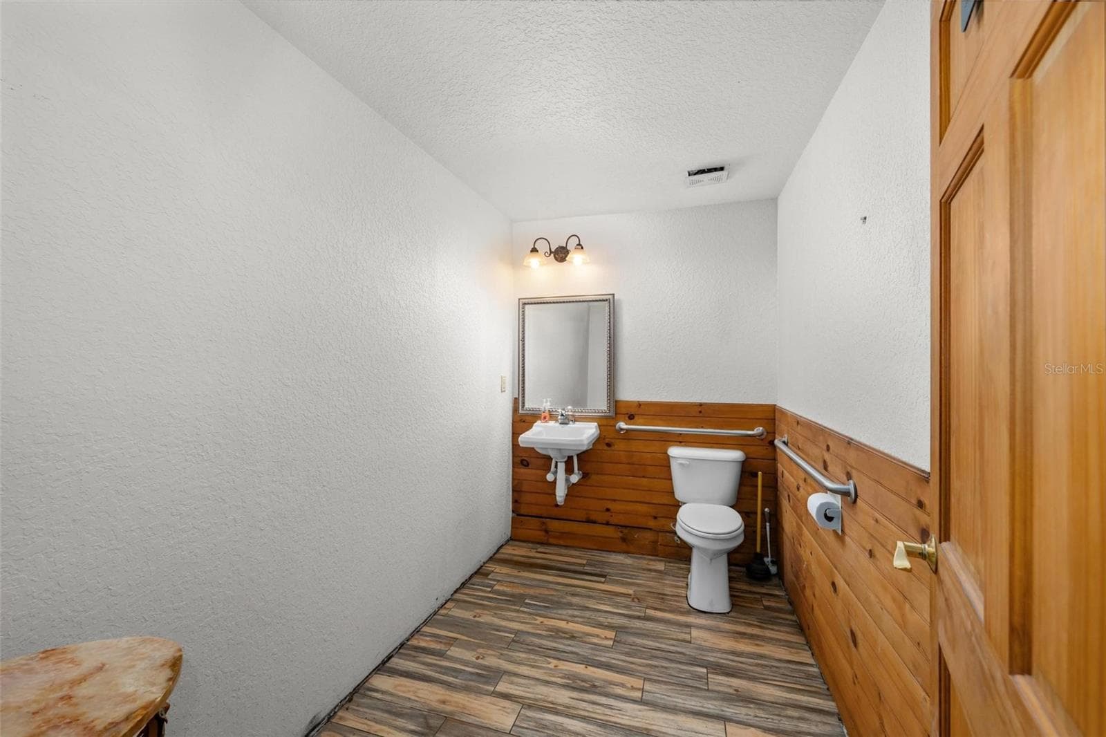 541 BLANCHE AVENUE — photo 22 of 58